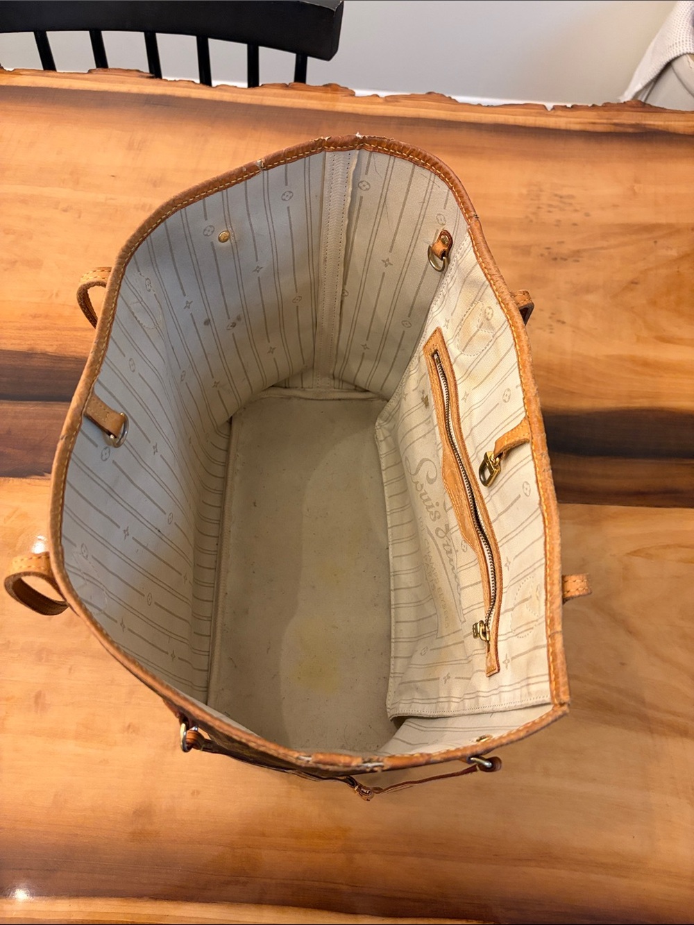 Authentic Louis Vuitton Neverfull - Picture 7 of 17